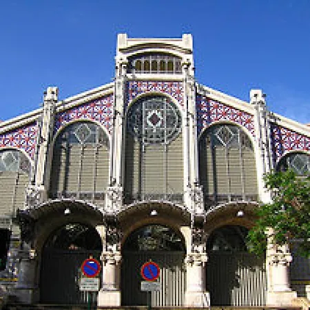 Luxury Center Plaza Redonda
